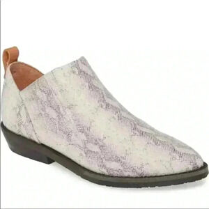 Gentle Souls by Kenneth Cole Neptune Bootie Size 6.5M NIB